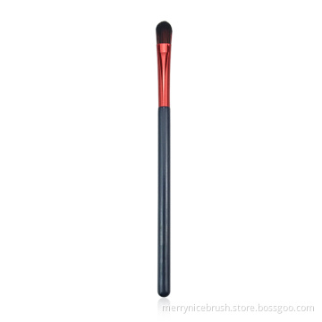 Flat Medium Sized Concealer Brush